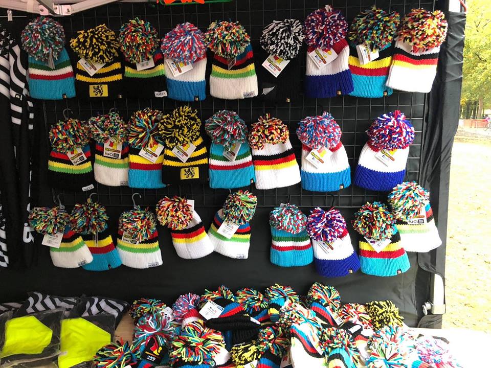 BIG BOBLLE HATS ECHARPE BIG BOBBLE BELGIQUE -genesisfootwear shop 51423730 1954057744691817 144303810154594304 n